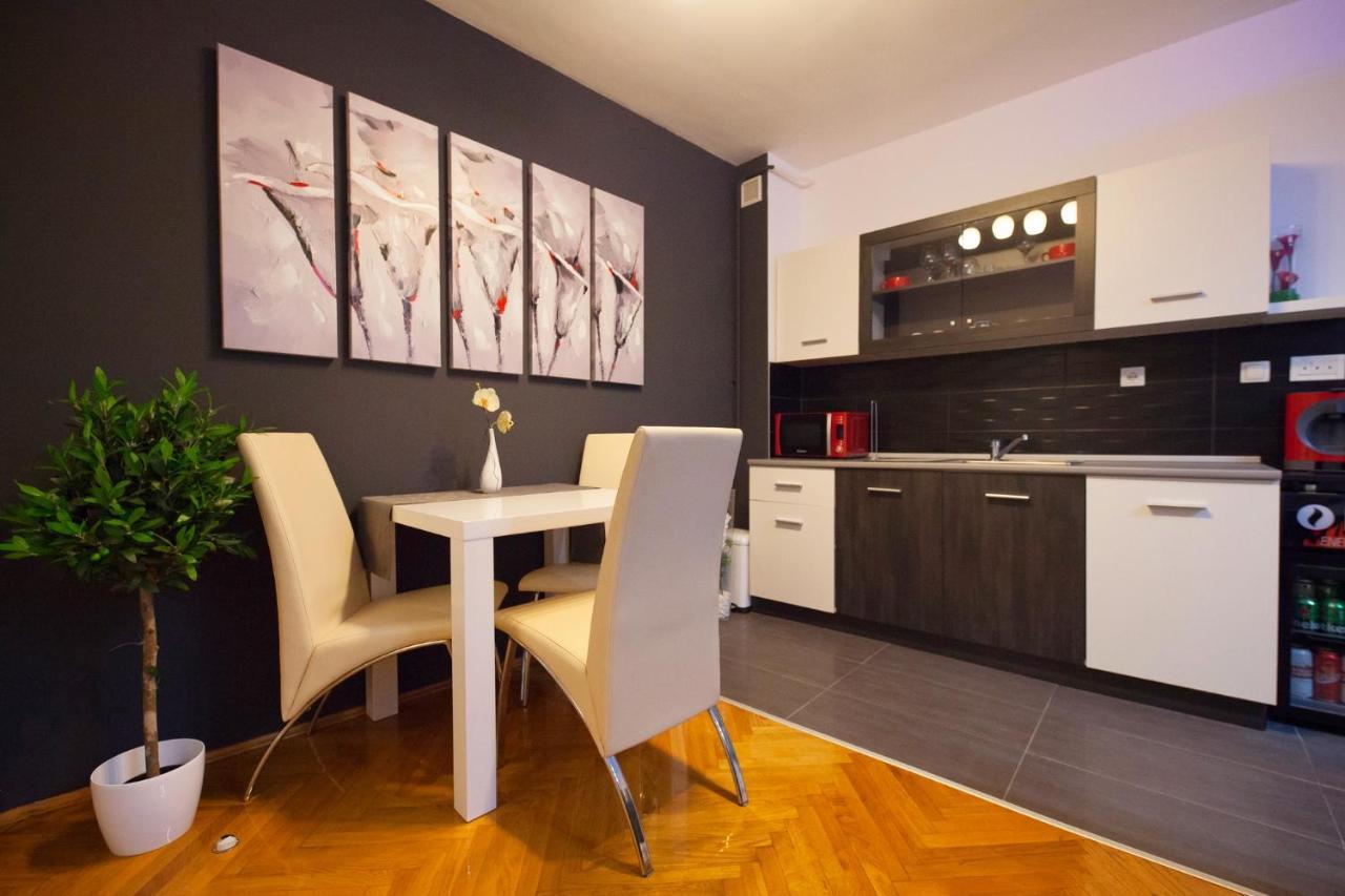 Apartman Aurelius - Private Parking Osijek Eksteriør bilde