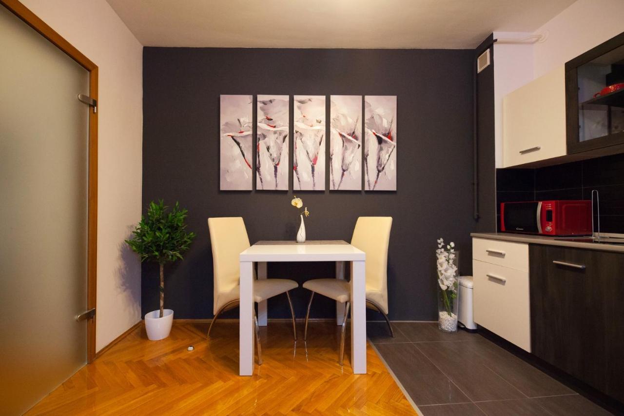 Apartman Aurelius - Private Parking Osijek Eksteriør bilde