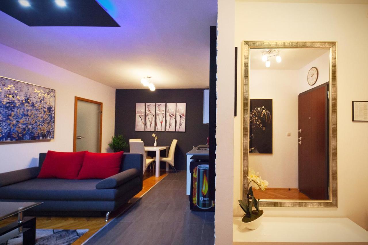 Apartman Aurelius - Private Parking Osijek Eksteriør bilde